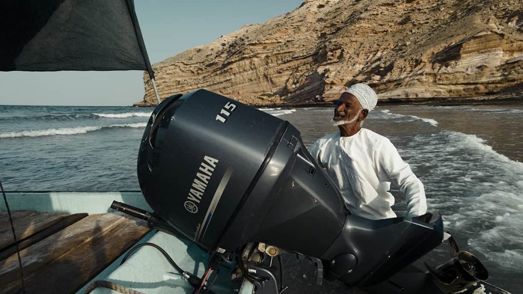 Qantab boat trip 7 day Oman Itinerary: one week Oman road trip