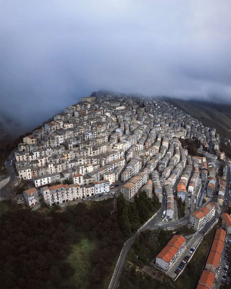 17 Wonderful Small Mountain Towns in Sicily