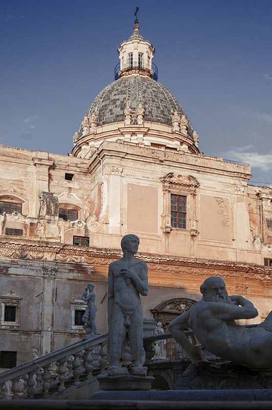foundtain of shame sculptures in palermo