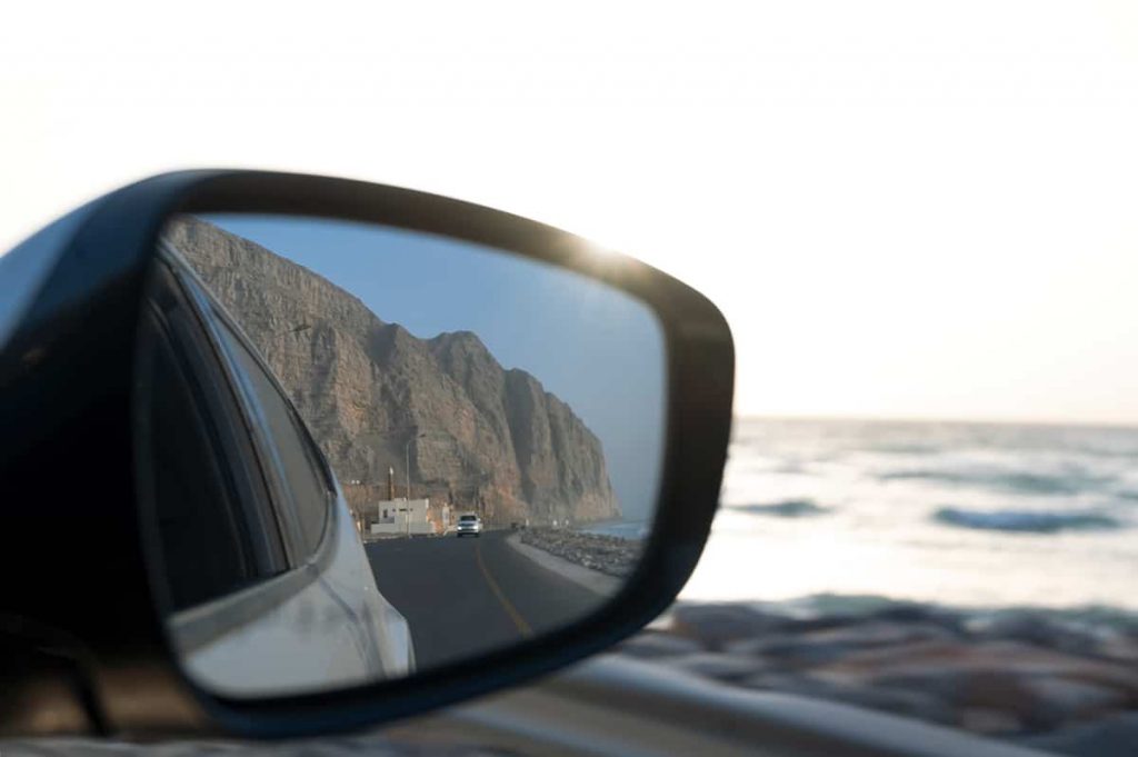 renting a car in oman and tips for driving in oman- road in musandam
