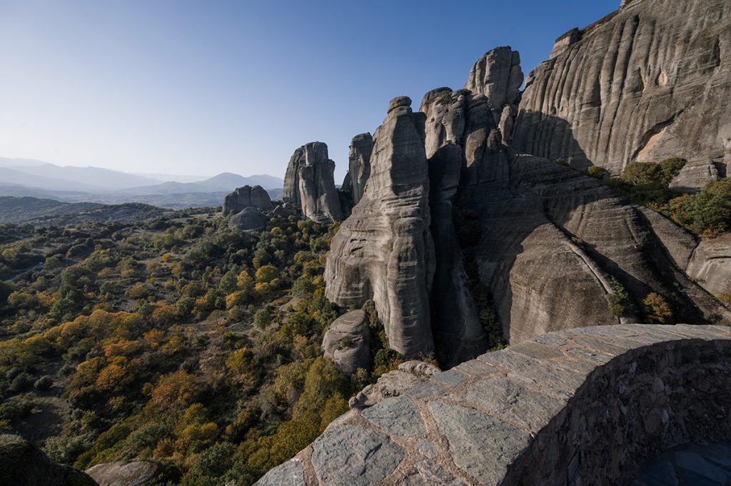 guide to meteora monasteries, vies from saint nikolaos anpafsas monastery