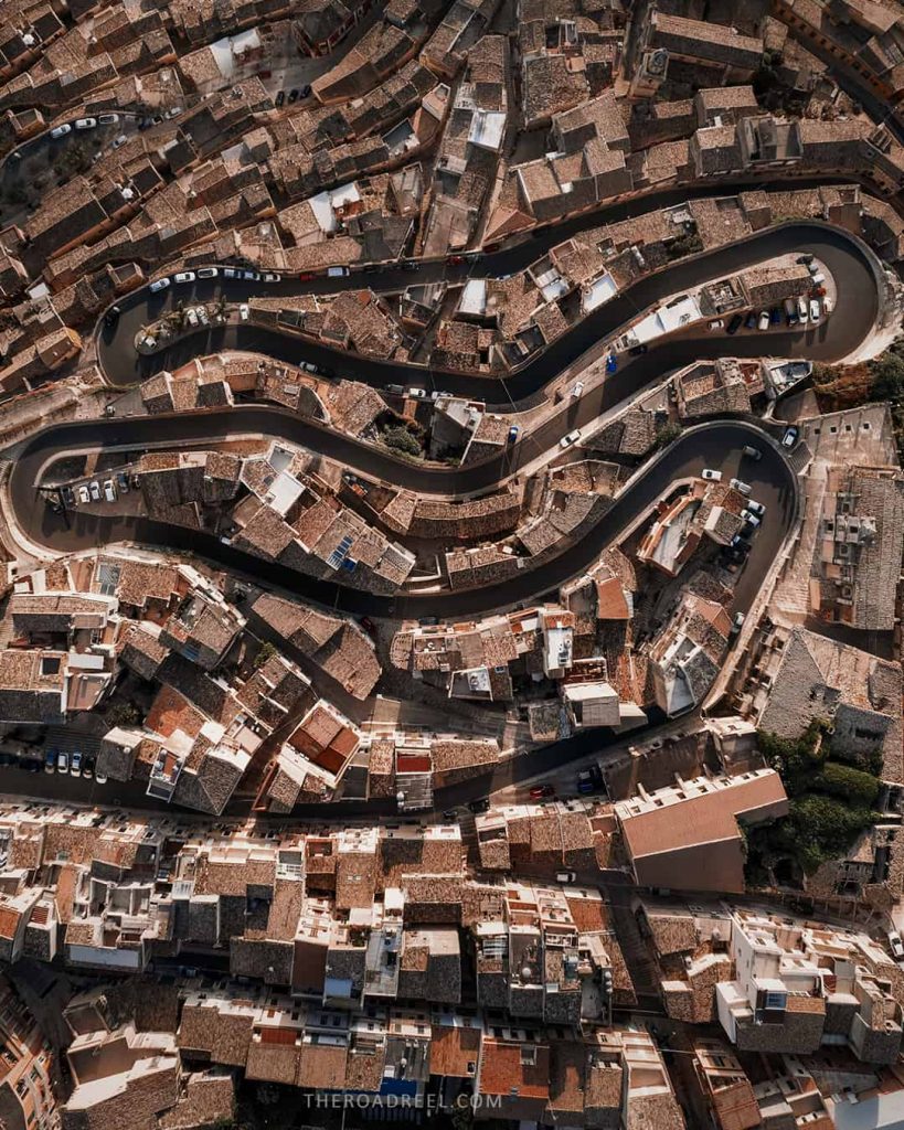 Guide to Ragusa: maize of the streets from drone