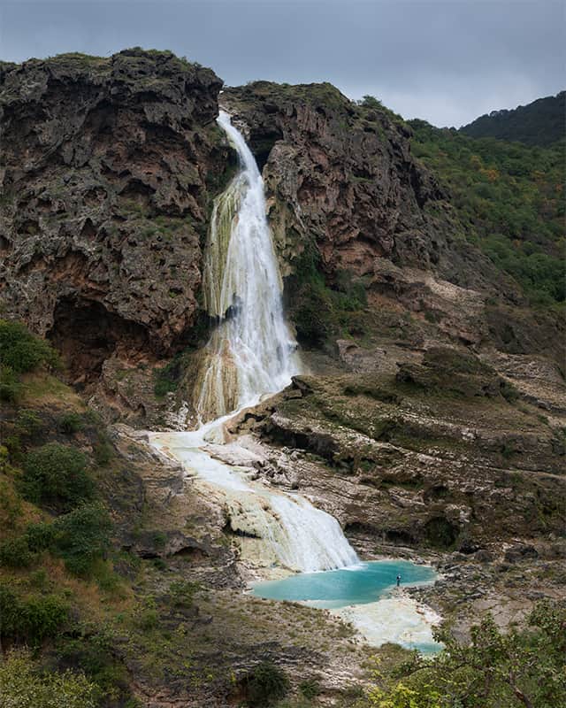 Salalah itinerary: travertine curtain darbat waterfalls