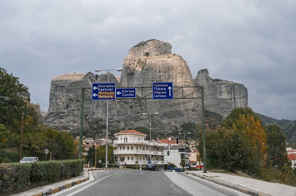 30 Key Things to Know Before Renting a Car in Greece