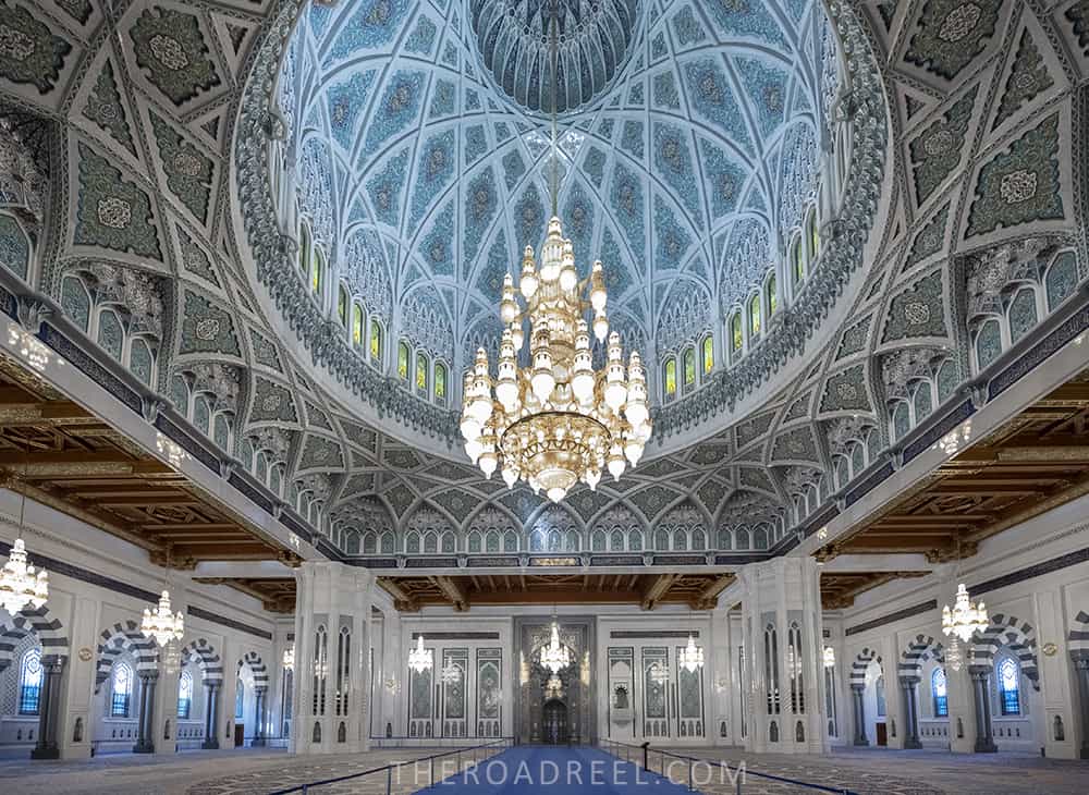 Places to visit in Muscat: Sultan Qaboos Grand Mosque main prayer hall