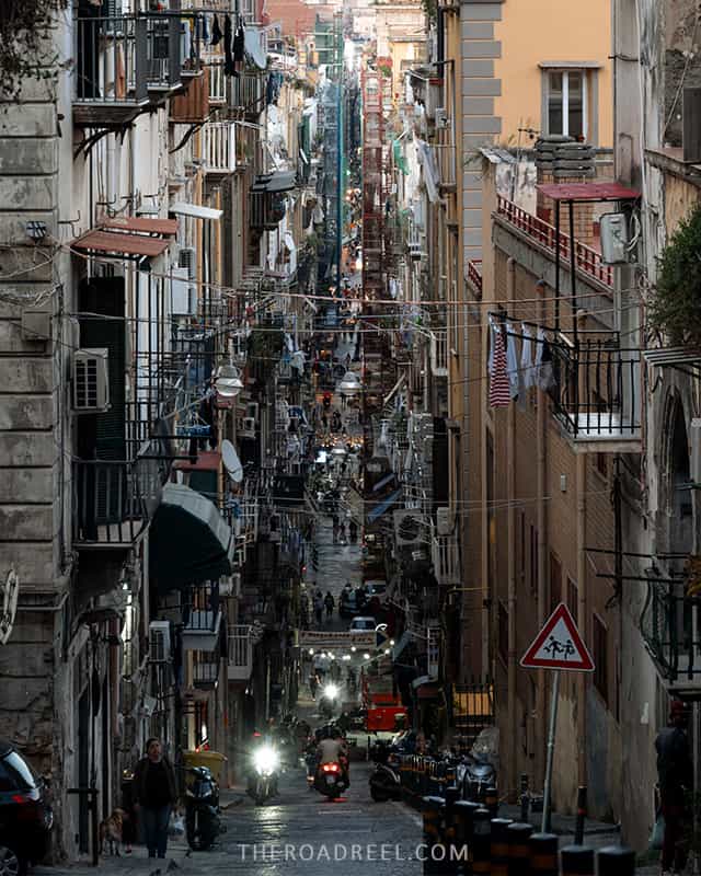 The narrow streets of Spaccanopoli-the Naples splitter