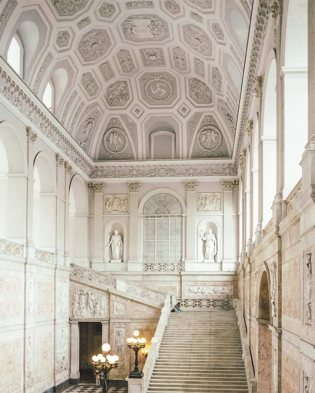 Inside the Royal Palace of Naples, photo by Lisa Gageler @Unsplash