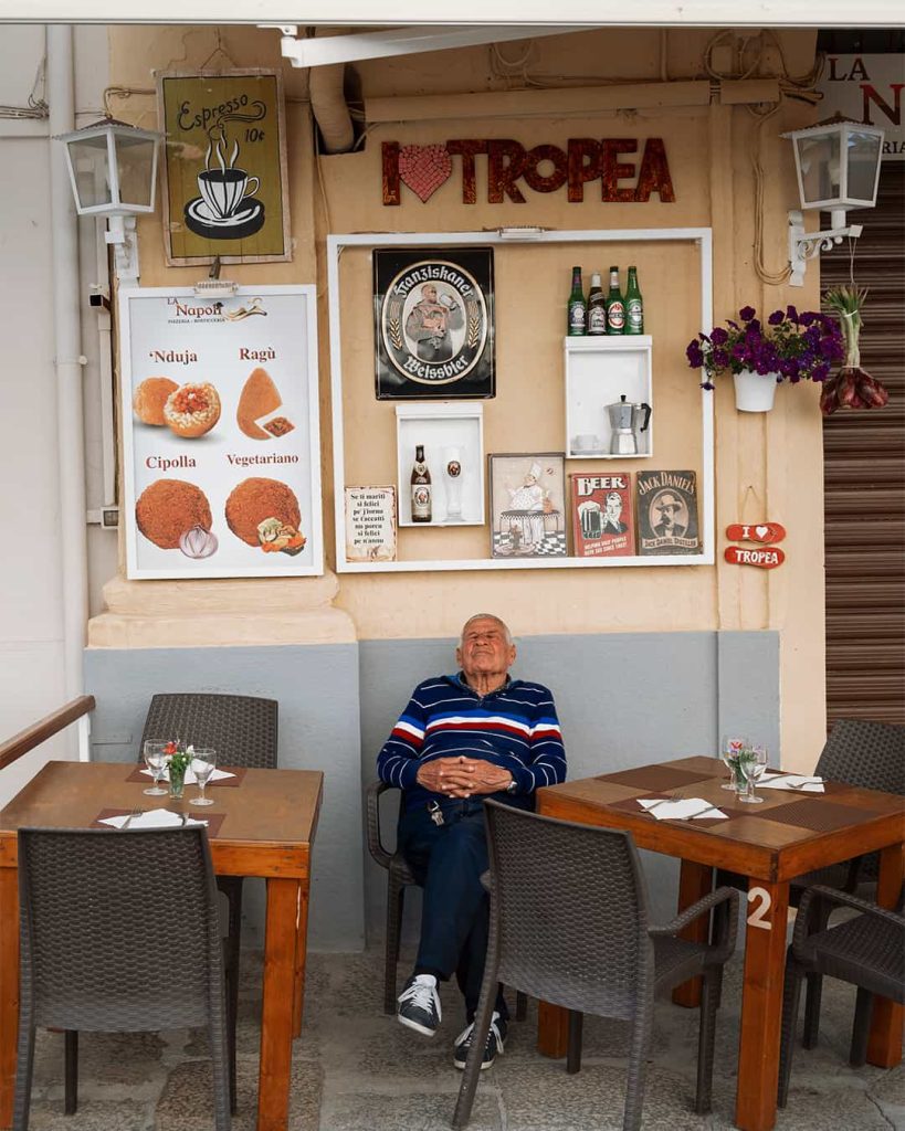 Have you noticed red onion decorating the local bar in Tropea?