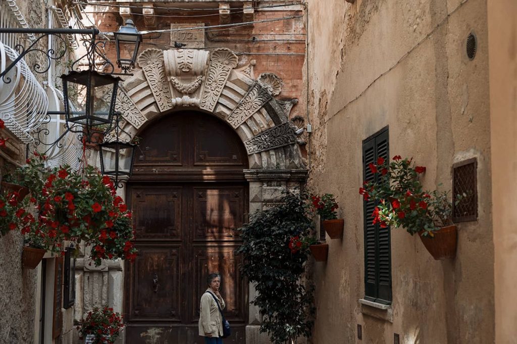 calabria travel tips- old town in tropea