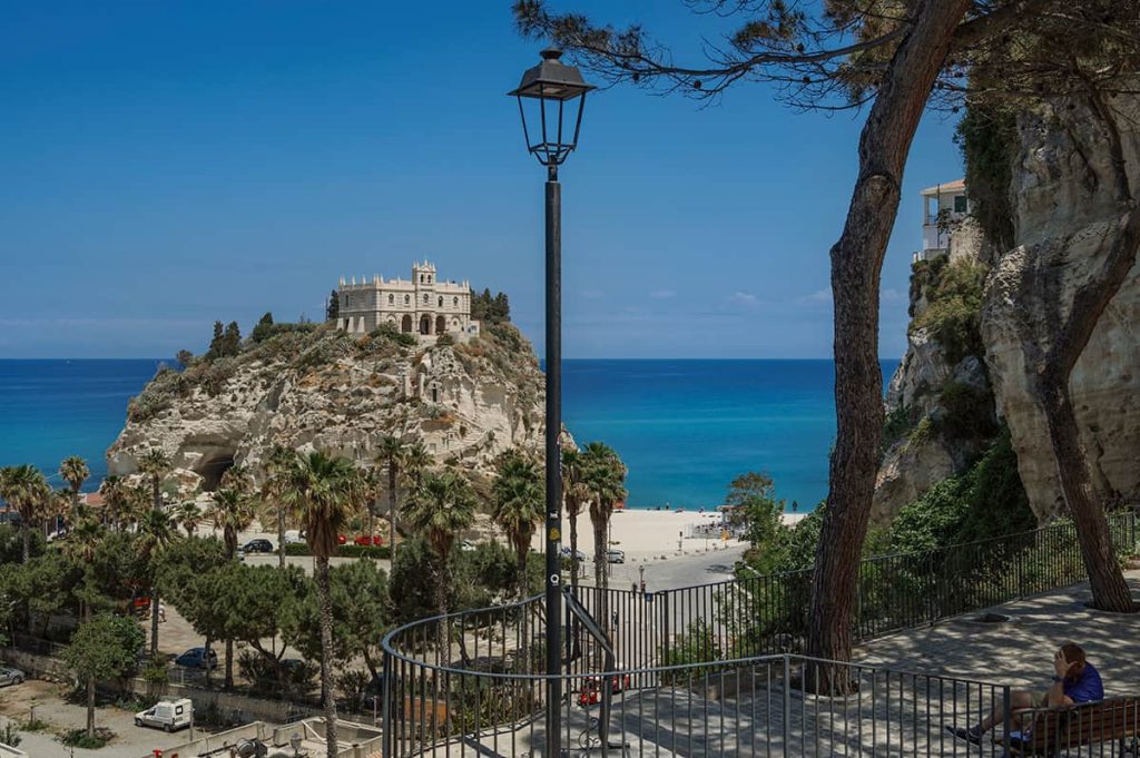 Piazza del Canone and Santuario Maria dell'Isola in the background