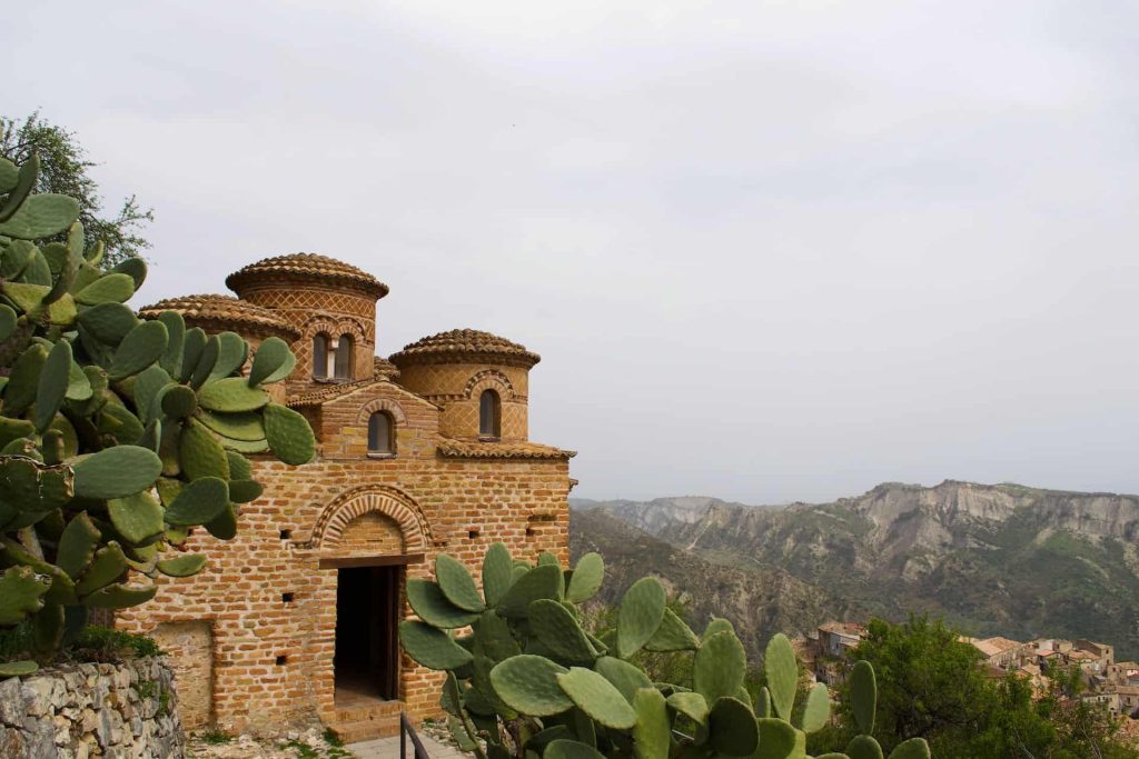 Stilo village with Byzantine church, image by Serena Repice Lentini@Unsplash