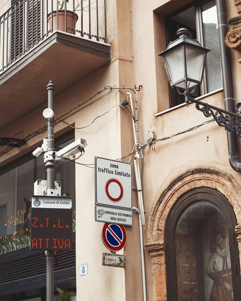 ztl zone sign in sicily
