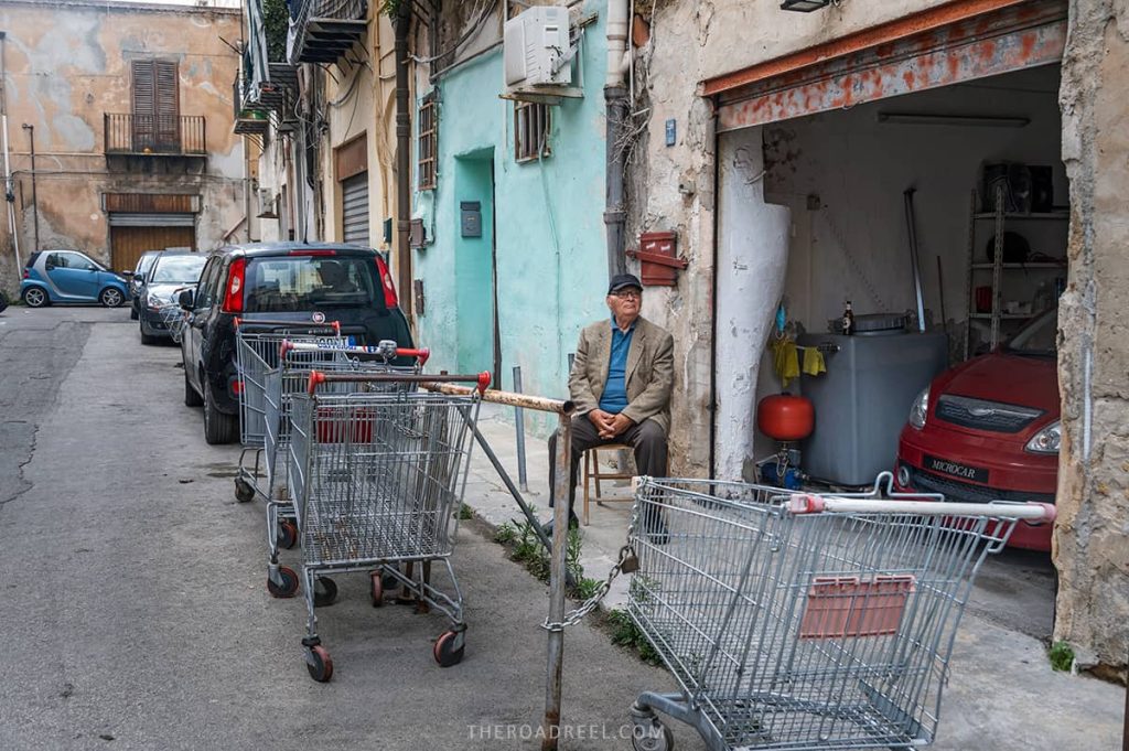 parking in Palermo: private garage
