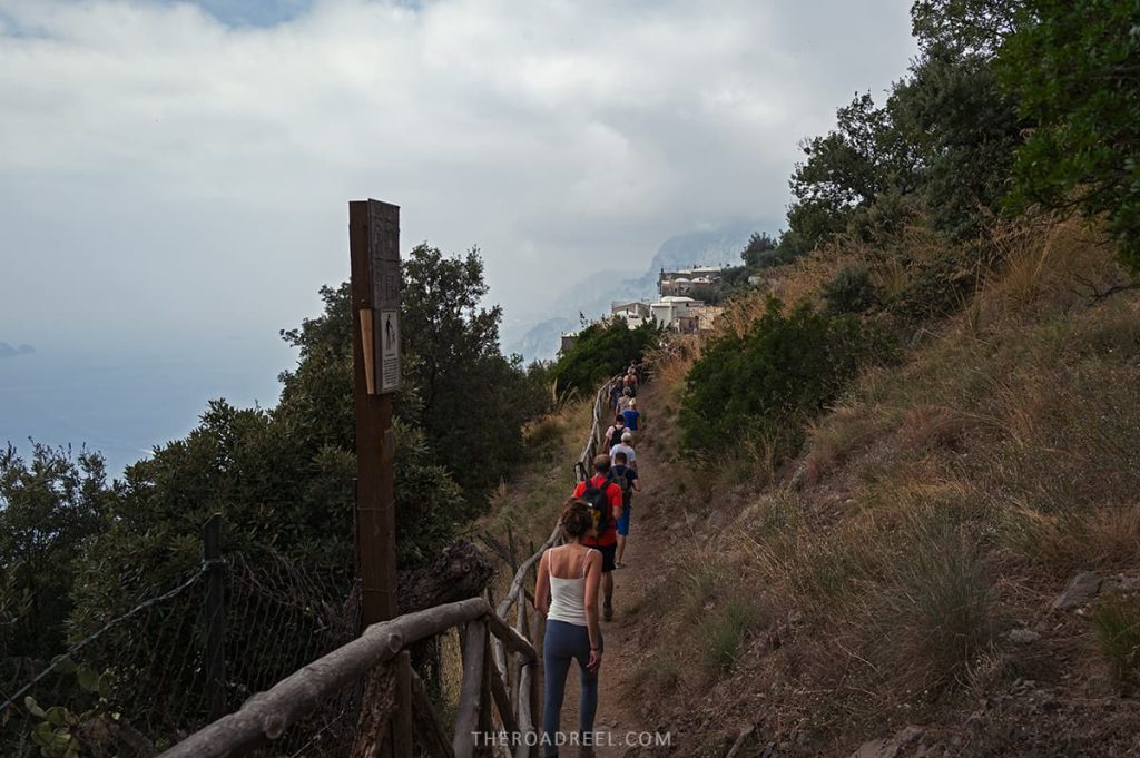 a crowded trail of the path of the gods amalfi coast