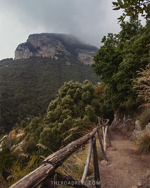 path of the gods hiking trail- amalfi coast itinerary