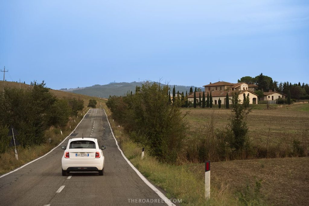 Renting a car in Rome to drive to Tuscany: roads in Tuscan countryside