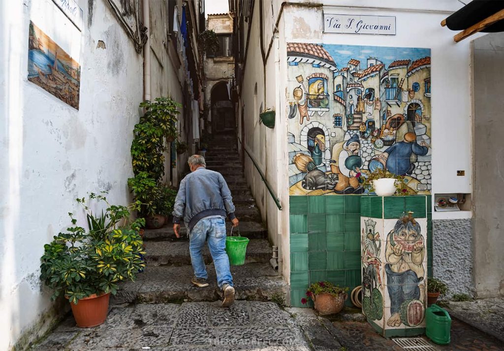 Vietri sul Mare is filled with charming details and paintings on ceramic tiles